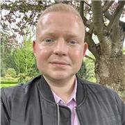 Professionelle Englischnachhilfe mit mehrjähriger Erfahrungen als privater Nachhilfelehrer und Simultanübersetzer für eine Kirche